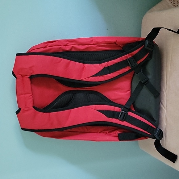 Extra Large Red and Black Backpack - Picture 4 of 8